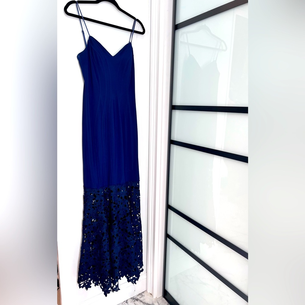 This is Royal! Royal blue mermaid fit!